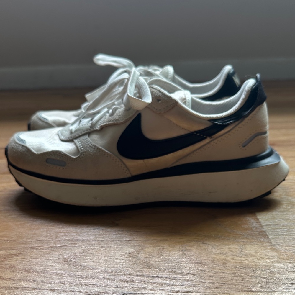 Nike Cream and Black Running Shoes